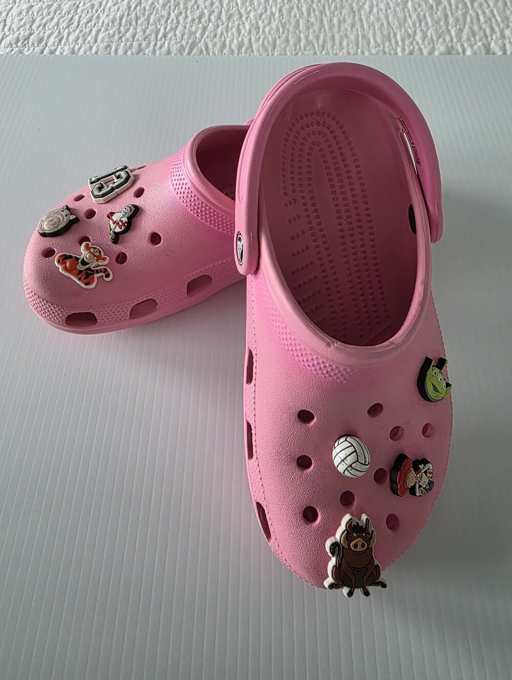 CROCS Woman's Size 8 Pink Clog Sandals with Back Strap and Charms - Picture 13 of 13